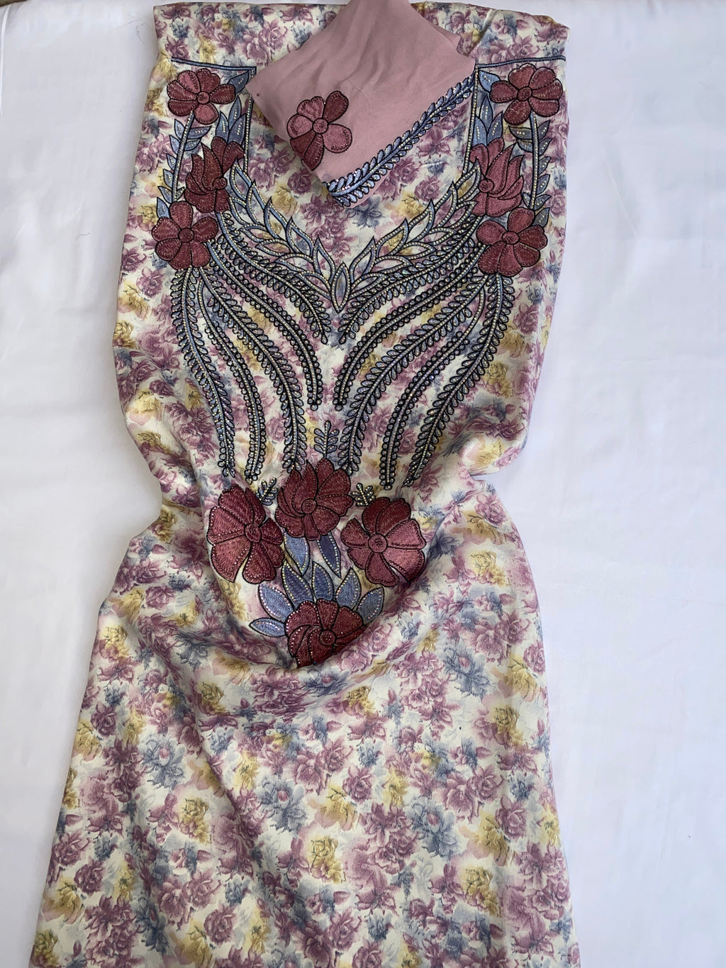 مخاوير حرير  أندونيسي مع الشيلة